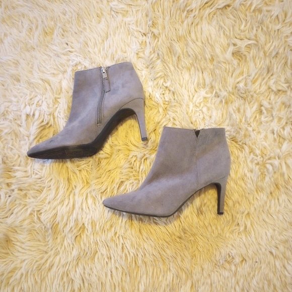 Sam & Libby Womens Size 10 Gray Suede Side Zip Stiletto Bootie LIKE NEW - Picture 2 of 3